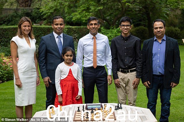 Bodhana 与总理 Rishi Sunak 于 8 月在 10 号举行聚会,以推广国际象棋并强调政府对这项运动的新投资 100 万英镑