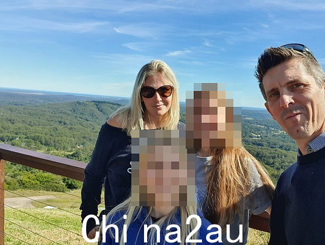 这对夫妇于 2002 年第一次从英国抵达澳大利亚时坠入爱河。 10年来,夫妻俩迎来了两个女儿