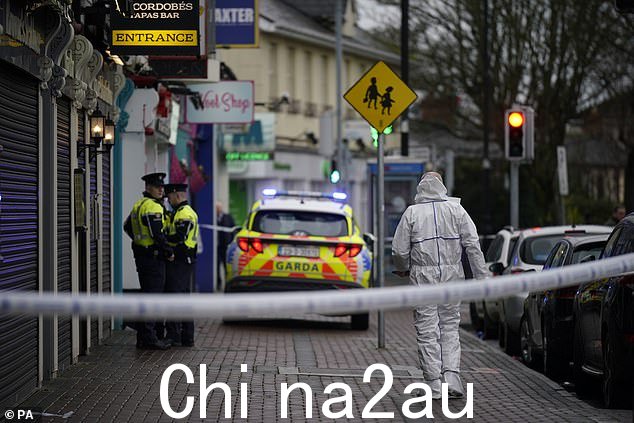 警方封锁事发牛排馆外区域