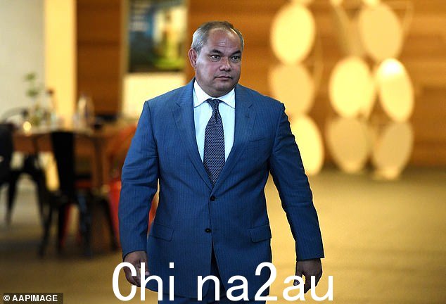黄金海岸市长 Tom Tate 呼吁气象局在风暴已经开始造成严重破坏后发出恶劣天气警报