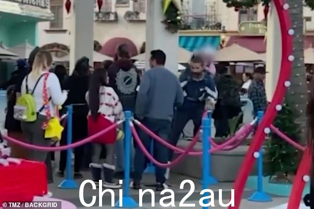 探索洛杉矶:这似乎是她第一次访问环球影城,但此前伊莎贝尔的父母曾于 2022 年 11 月带她去了迪士尼乐园