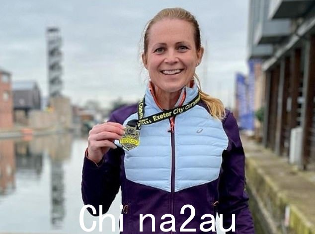 Siân Longthorpe - 一名生理上为男性的跨性别女性 - 5 月份在 45-49 岁年龄段女子组中以 18 分 53 秒的成绩完成了 Porthcawl Parkrun 的创纪录