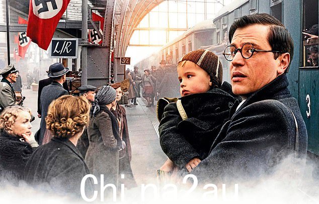约翰尼·弗林饰演年轻的尼古拉斯,一位英国股票经纪人,他通过 Kindertransport 计划从纳粹手中拯救了 669 名德国犹太儿童的生命