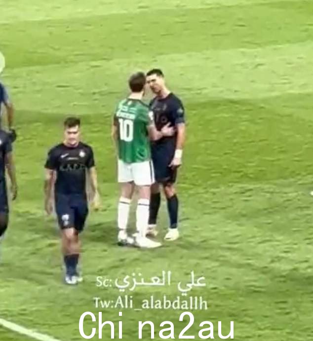 罗纳尔多有 l在为 Al-Nassr 效力期间,他多次发脾气,最近一次是愤怒地比划手势,并与前利物浦队长乔丹·亨德森 (Jordan Henderson) 进行严厉的交谈