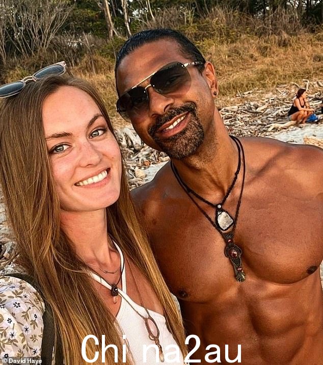 本月早些时候,据称海伦将与大卫·海耶和他的女友西安·奥斯本一起在巴厘岛度过圣诞节,但这位明星的朋友否认了这一说法