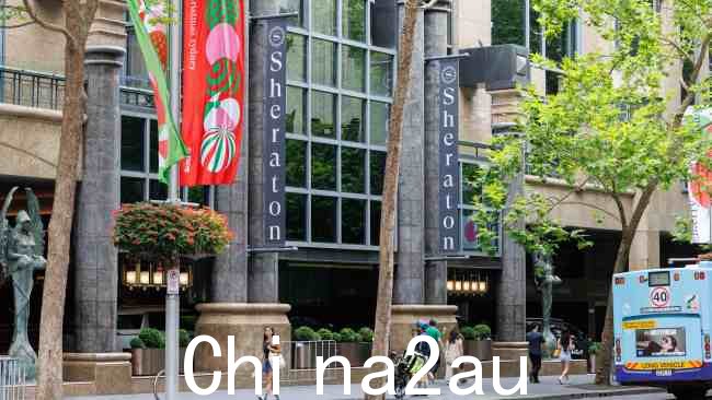 澳大利亚悉尼 - NewsWire 照片2023 年 12 月 29 日:悉尼伊丽莎白街喜来登酒店,据称一名 35 岁男子是该酒店的客人,据称砸碎了酒店窗户并触发了房间内的火警警报器,导致地板被淹。图片:NCA NewsWire / David Swift