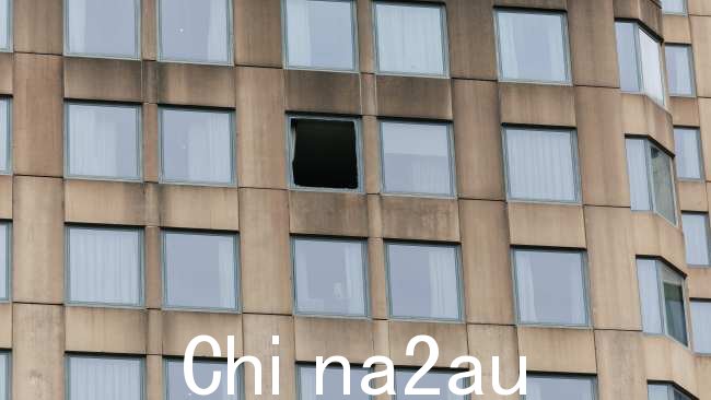 一名男子因涉嫌砸碎悉尼喜来登大酒店的窗户并殴打酒店工作人员而被捕。图片:NCA NewsWire / David Swift