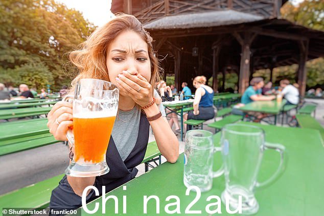 Soberistas 的成员大多数是中年、中产阶级和受过大学教育的女性,有家庭,生活忙碌。但她们的饮酒量曾经远远超过建议的每周 14 单位(相当于六品脱啤酒或啤酒,或一瓶半葡萄酒)