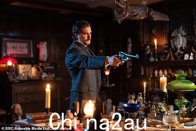 英雄:基特·哈灵顿 (Kit Harington) 在 BBC 的第 249 号拍品中饰演阿伯克龙比·史密斯(Abercrombie Smith)