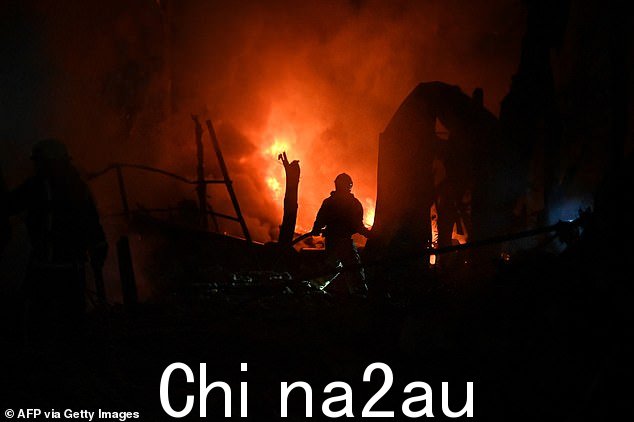 首都基辅将宣布元旦为哀悼日,市政府官员表示,该市至少有 17 人死亡