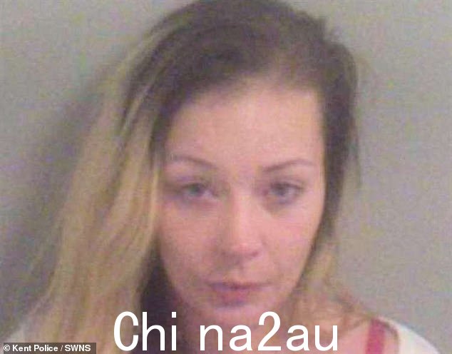 Nicole Tobin,36 岁,2002 年因将刀插入一名男子心脏而被监禁两年时年仅 15 岁