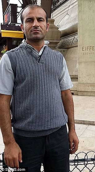 阿卜杜勒·莫萨 (Abdul Mosa),43 岁,在逆行行驶时,他家的汽车迎面撞上一辆卡车,导致他 7 岁的儿子阿林 (Alin) 死亡,6 岁的儿子受伤Ara