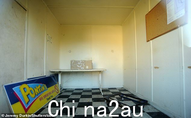 诺福克郡赫姆斯比废弃的前庞廷斯假日公园 (Pontins Holiday Park) 于 2014 年被拍到,距该公园因游客数量减少而关闭已有六年了