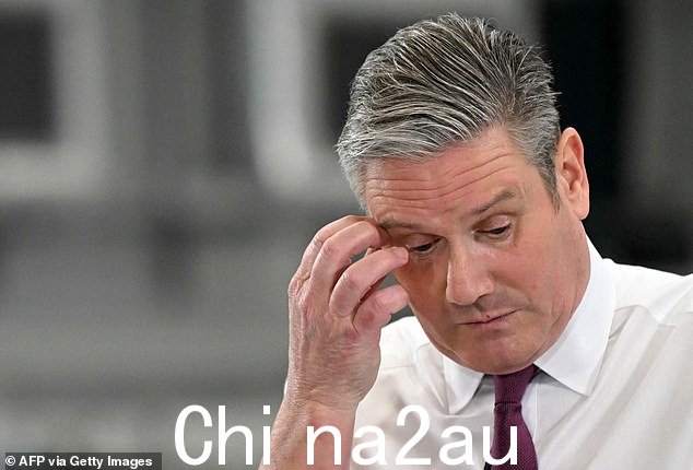 2024 年 1 月 4 日,工党领袖 Keir Starmer 在英格兰西南部布里斯托尔和巴斯科学园的国家复合材料中心发表演讲时做手势