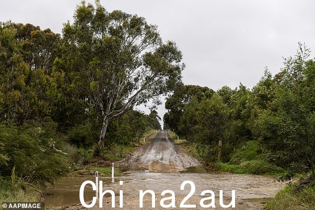 紧急当局正在为最坏的降雨情况做准备,并敦促维州人也这样做,特别是如果他们生活在洪水中-易发地区