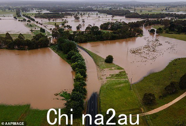 紧急当局正在为最坏的降雨情况做准备,并敦促维州人也这样做,特别是如果他们居住在洪水易发地区