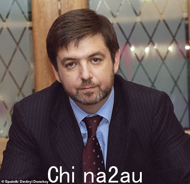 居住在白金汉郡 Marlow Bottom 的当地人猛烈抨击 Alexander Mosionzhik(如图)想要在他最近购买的价值 285 万英镑的房产周围竖起安全屏障