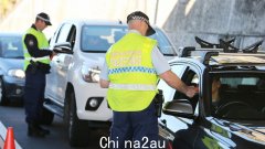 悉尼郊区赫斯特维尔豪华车起火，警方正在调查可能发生的燃烧弹爆炸事件