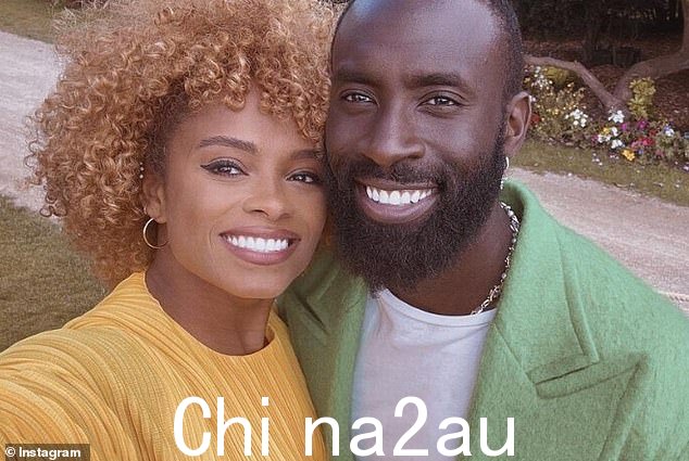 Fleur 和 Marcel 约会了九年,之后他于 2019 年在酒店房间里求婚,并于当年 6 月在摩洛哥结婚