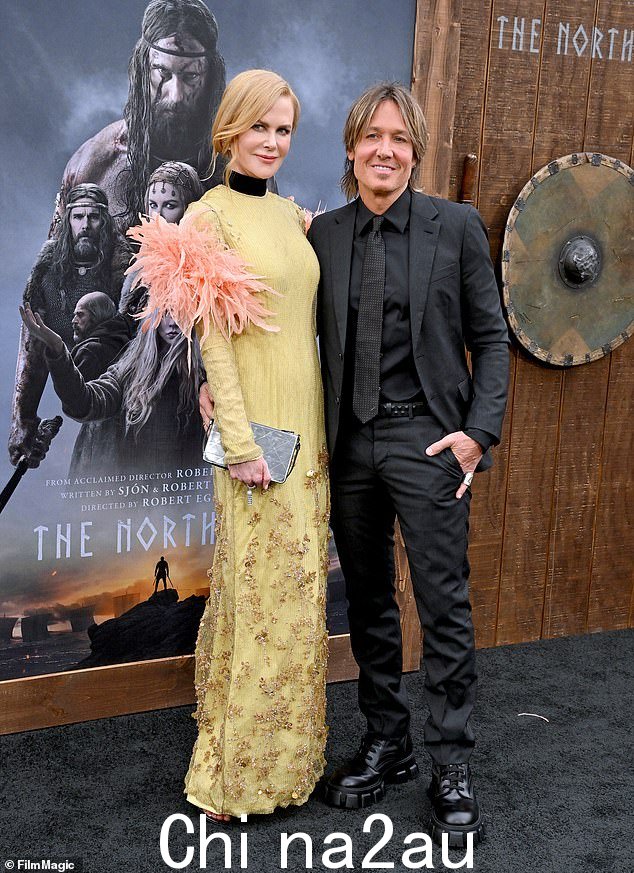 获胜两年后,她开始与 56 岁的乡村歌手 Keith Urban 约会。这对夫妇于 2006 年结婚,育有 14 岁的 Sunday Rose 和 12 岁的 Faith Margaret