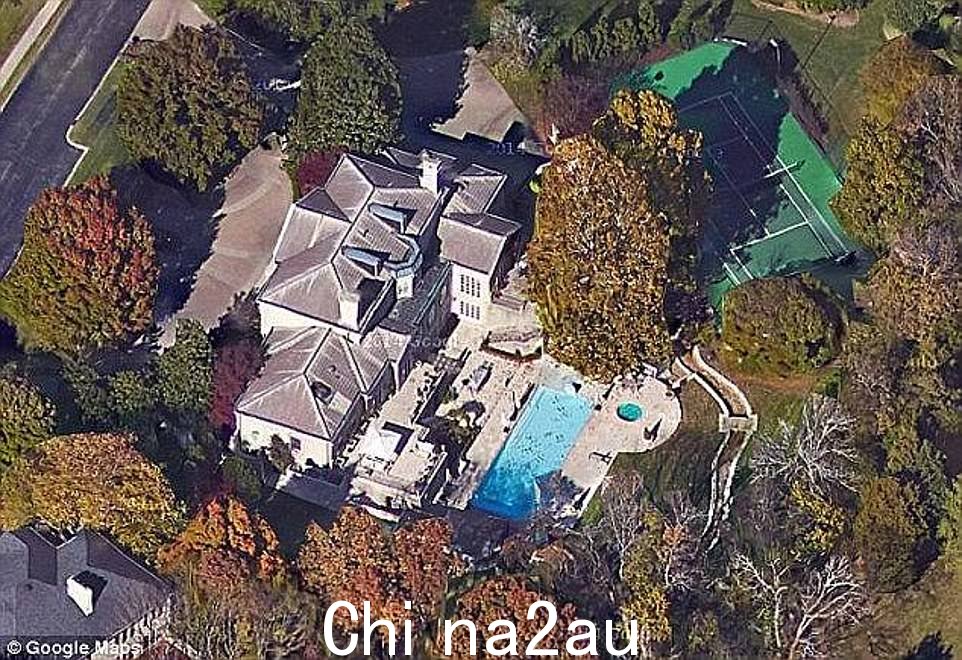 田纳西州纳什维尔。 2008 年结婚两年后,这位奥斯卡奖得主、排行榜冠军歌手买下了乡村音乐之都纳什维尔拥有 20 个房间的豪宅。他们建在一座面积为 1115spm 的庄园上,斥资 489 万美元购买了这座富丽堂皇的房产。它拥有七间卧室、八间浴室、一个网球场、游泳池、家庭影院和“爱好室”。