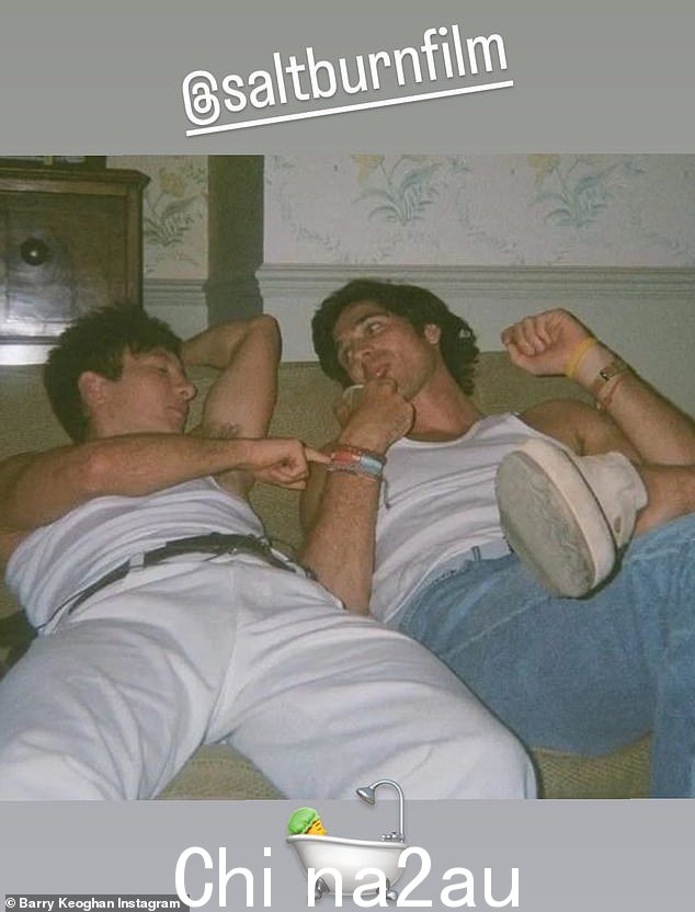Barry 和 Jacob 在拍摄 Saltburn 时的幕后照片,发布到 Instagram