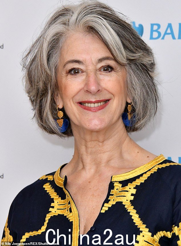 Maureen Lipman 出席 2019 年在伦敦举行的第 64 届年度女性午餐会和颁奖典礼