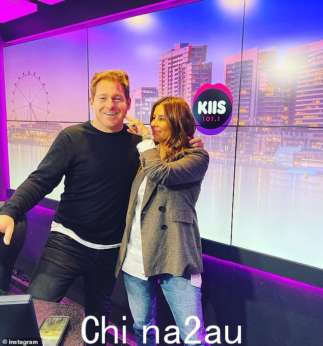 墨尔本 KIIS FM 明星 Jase Hawkins,42 岁(左)和 Lauren Phillips,41 岁(右)失业,他们的墨尔本早餐秀于 12 月结束