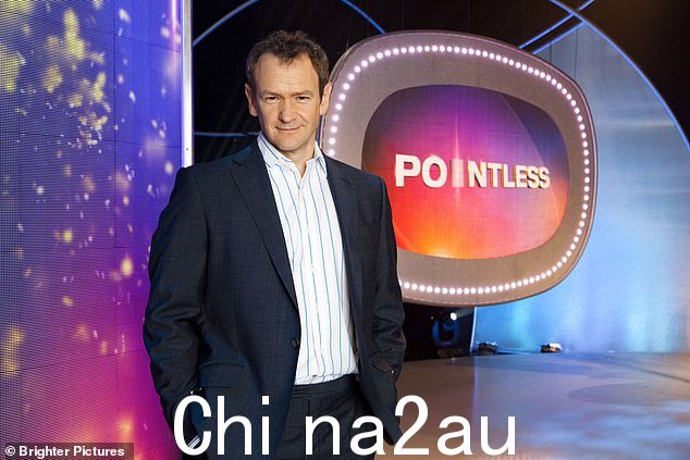 亚历山大,BBC 问答节目 Pointless 的主持人,是希望为慈善事业赢得数千英镑的四名参赛者之一(亚历山大于 2009 年在 Pointless 上拍照)