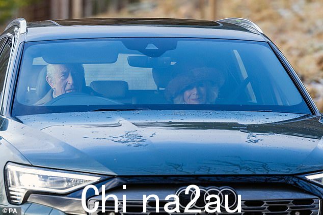 查尔斯国王和卡米拉王后今天抵达巴尔莫勒尔堡附近的克拉西柯克参加周日教堂礼拜