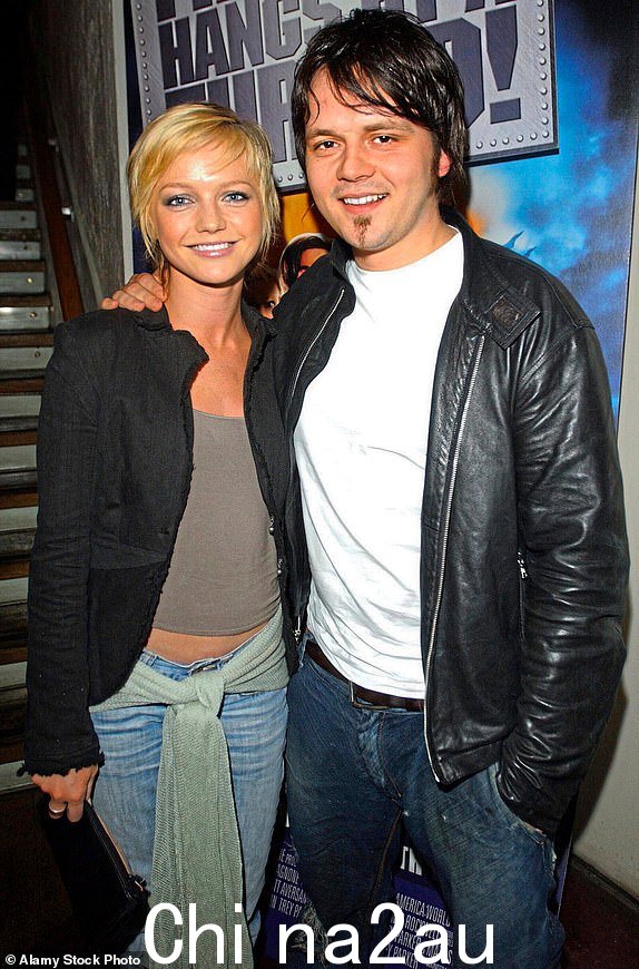 2PKF2XP 汉娜·斯皮尔里特 (Hannah Spearritt) 和保罗·卡特莫尔 (Paul Cattermole) 于 2005 年 5 月 19 日拍摄的文件照片。S Club 7 歌手保罗·卡特莫尔 (Paul Cattermole) 的家人和乐队发表声明称已去世，享年 46 岁。发布日期：2023 年 4 月 7 日星期五”。 height=