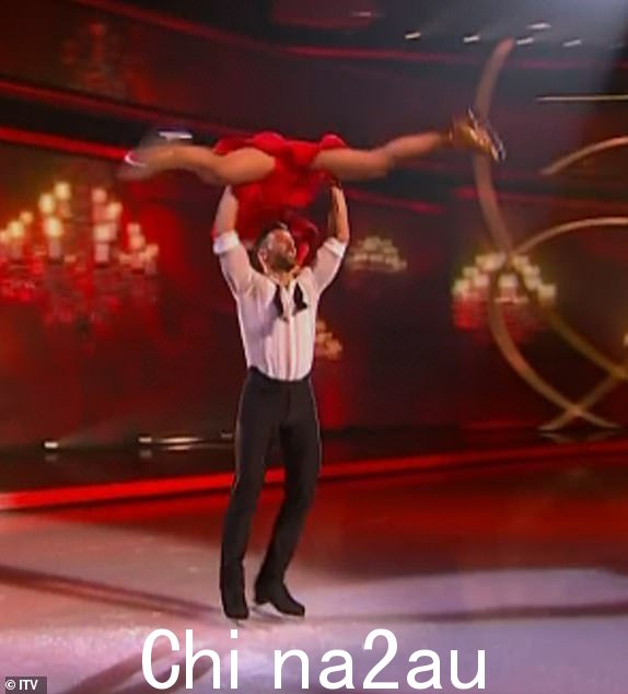 ****Ruckas Videograbs**** (01322) 861777*重要*请这张图片的版权来自 ITV。14/01/24Dancing on IceGrabs 来自今晚的演出办公室(英国):01322 861777手机(英国):07742 164 106**重要 - 请阅读** Ruckas Pictures 提供的视频抓取始终保留以下版权作为节目制作者,我们提供纯粹捕获图像并将其提供给客户的服务,确保图像的版权始终是发布商的责任。标准条款、条件和最低费用适用于我们的视频抓取,除非有变化在发布前达成协议。