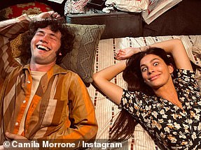 卡米拉·莫罗尼 (Camila Morrone) 出演《黛西·琼斯与六人组》(Daisy Jones & the Six)