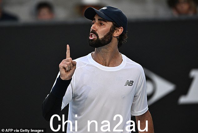 出生于悉尼的球星乔丹·汤普森对一项有争议的新规则变更感到愤怒,该规则允许球迷在比赛之间允许观众进入体育场,而不仅仅是在比赛结束时进入体育场