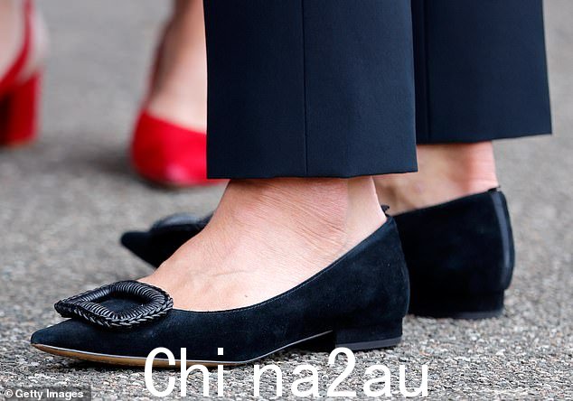 Catherine 平底高跟鞋详细图片