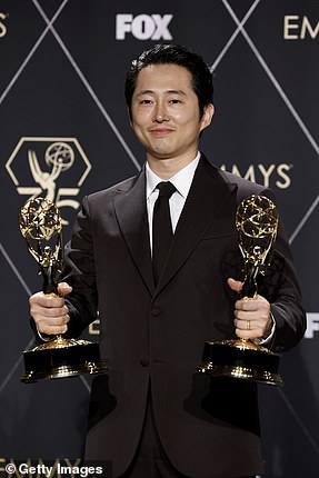 史蒂文·元 (Steven Yeun) 凭借《Beef》荣获限定剧或电视电影类别演员奖