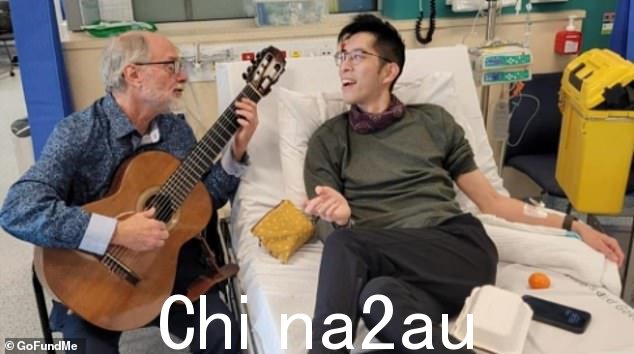 在范先生(如图)被诊断为晚期并被告知他只剩下几个月的生命后,这对夫妇请求公众帮助资助他的最后一次假期