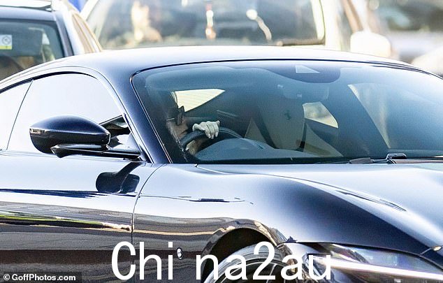 去年他们关于汽车的争吵走红后,她的丈夫 David 无疑对这辆豪华跑车有话要说