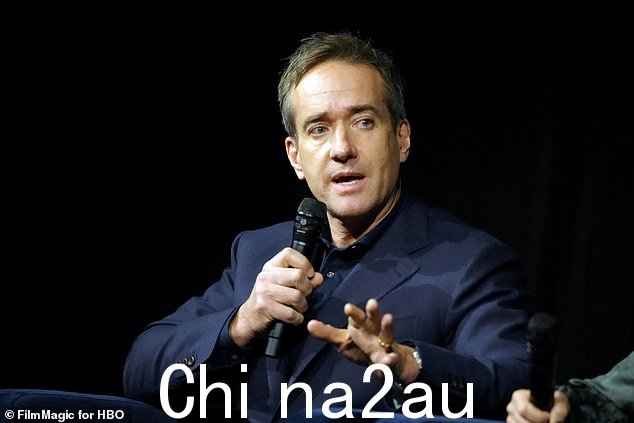 马修·麦克费迪恩 (Matthew Macfadyen) 在前一天晚上获得艾美奖最佳男配角后看上去精神抖擞