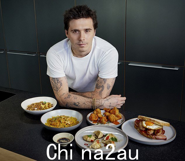 布鲁克林·贝克汉姆通过开设他的第一家餐厅来兑现他可疑的才能