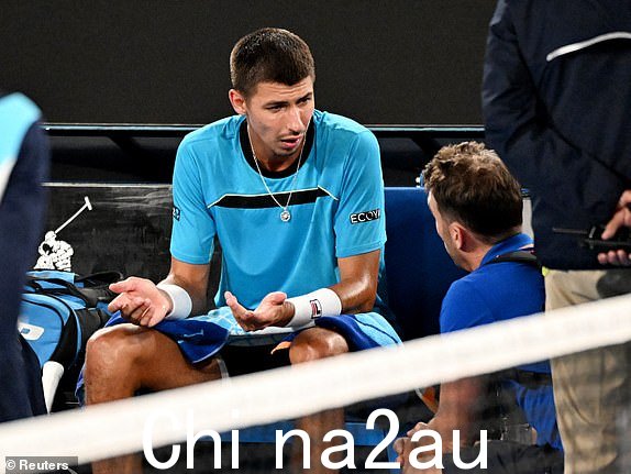 网球 - 澳大利亚网球公开赛 - 墨尔本公园，澳大利亚墨尔本 - 2024 年 1 月 17 日，澳大利亚选手阿列克谢·波皮林 (Alexei Popyrin) 在第二轮对阵塞尔维亚选手诺瓦克·德约科维奇 (Novak Djokovic) 的比赛中做出反应 REUTERS/Tracey Nearmy