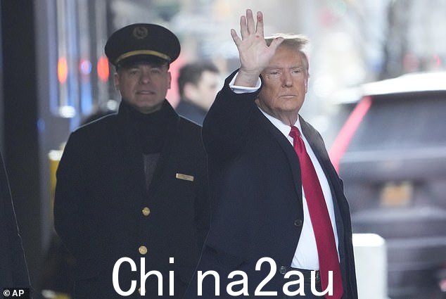 卡罗尔的戏剧性证词是在特朗普周三凌晨被拍到手上有神秘的红色伤口离开特朗普大厦后开始的