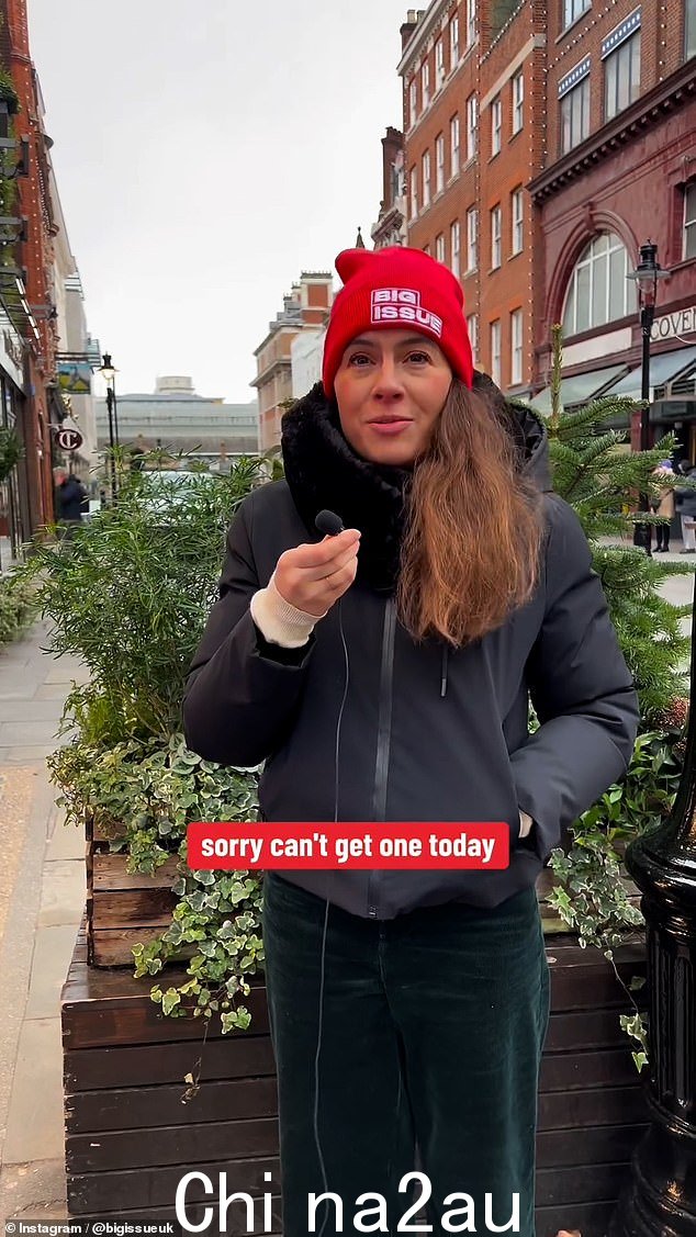 Sophie Winkleman(如图)冒着寒冷的伦敦街道,推销流行杂志《The Big Issue》