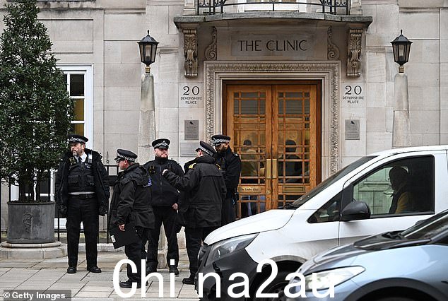 昨天凯特在伦敦诊所接受手术后,今天的警察