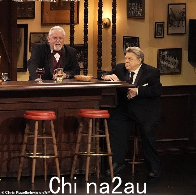 John Ratzenberger 和 George Wendt 也加入了对 NBC 系列的致敬中
