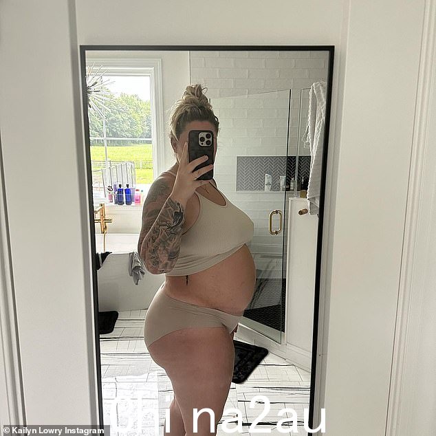 这对双胞胎提前五周到达,出生时间相隔几分钟 - 他们的女儿出生于晚上 11:36,其次是她的兄弟,出生于晚上 11:40