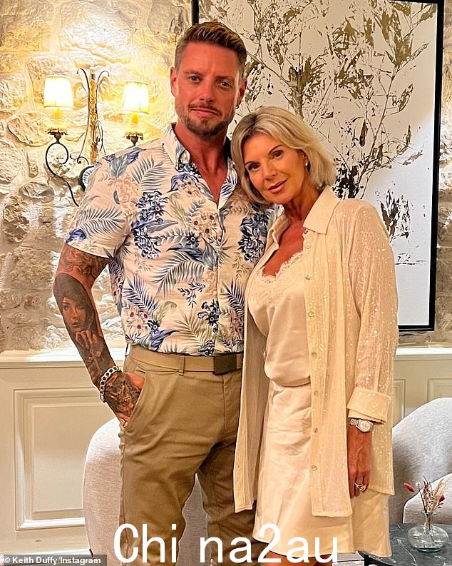 Boyzone 明星基思·达菲 (Keith Duffy) 和他的妻子丽莎·史密斯 (Lisa Smith) 据报道准备在去年夏天庆祝结婚 25 周年纪念日后离婚(去年拍摄)