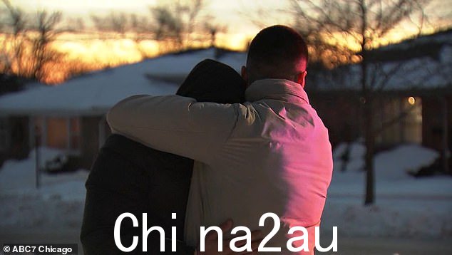 居民们似乎对郊区家庭住宅中发生的事情感到完全震惊