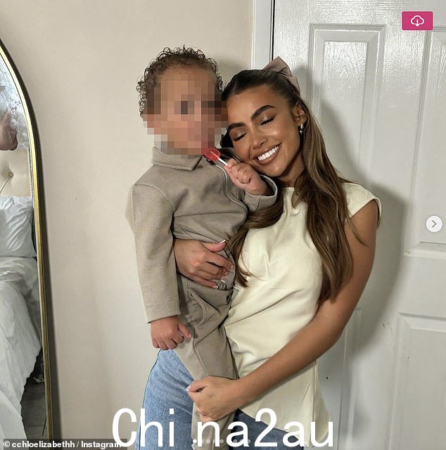 他还有第二个孩子,两岁的罗密欧,与他在 2020 年认识的模特 Chloe Elizabeth