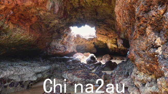 菲利普岛的福雷斯特洞穴 (Forrest Caves) 仅可安全探索退潮时。图片:Google Maps